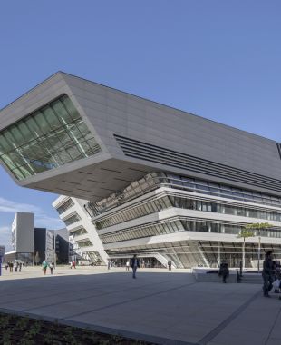 <br>architecture: Zaha Hadid Architects <br> © photo: boanet.at